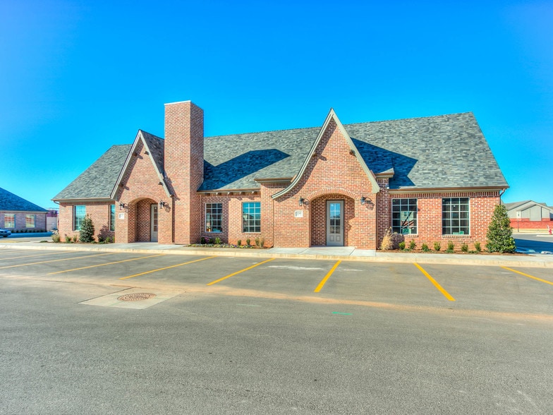 More Photos Of 2240 NW 36th Ave, Norman Medical For Sale