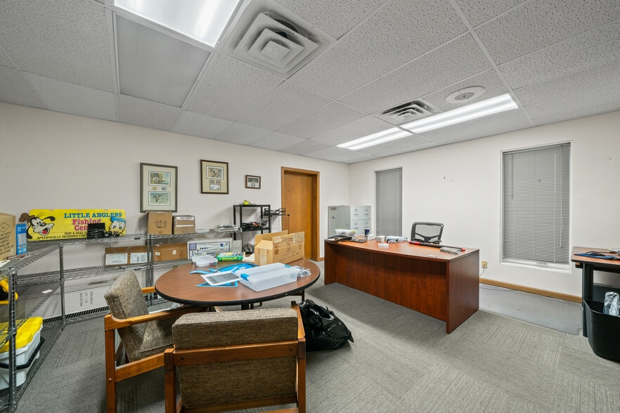 More Photos Of 130 Elizabeth Ln, Genoa City Industrial For Lease