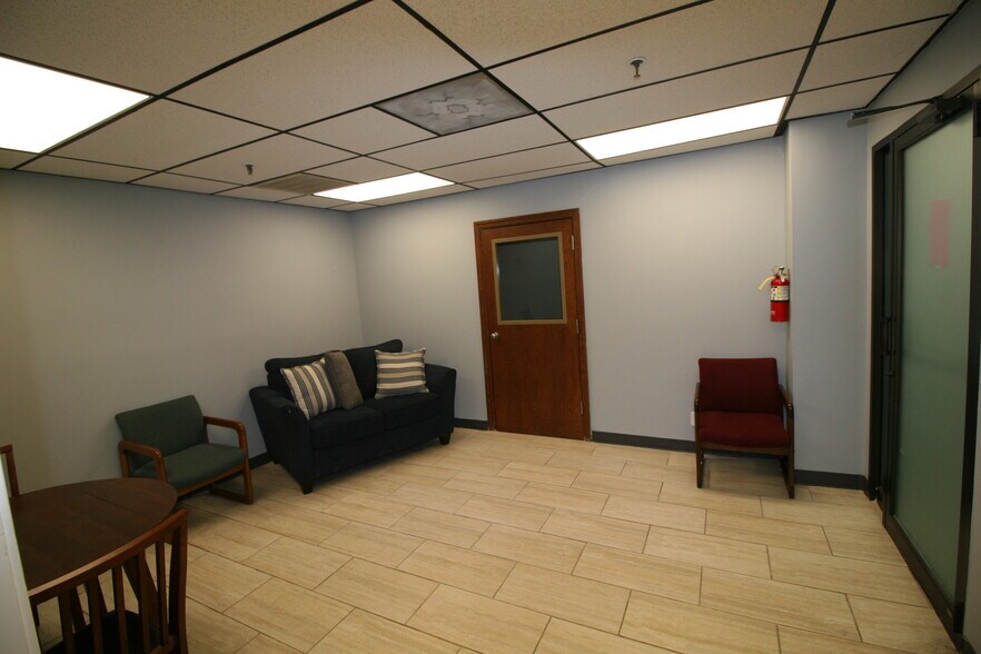 More Photos Of 300 E Broadway, Logansport Apartments For Lease