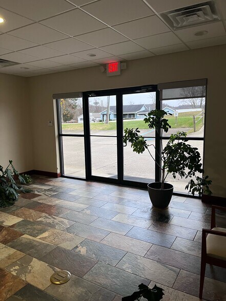 More Photos Of 3006 Mount Vernon Rd, Hurricane Office Residential For Sale