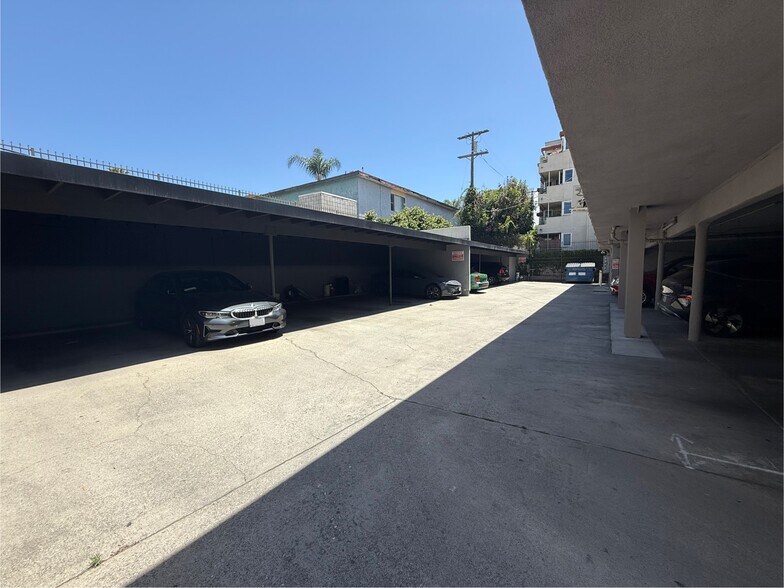 More Photos Of 5427 Carlton Way, Los Angeles Apartments For Sale
