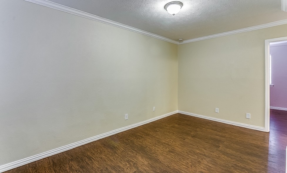 More Photos Of 1516 Annex Ave, Dallas Apartments For Sale