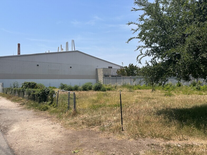 More Photos Of 216 E Josephine St, San Antonio Land For Lease