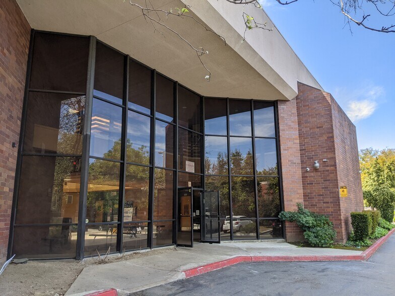 More Photos Of 1902 Royalty Dr, Pomona Medical For Lease