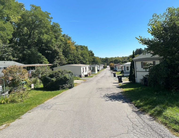 More Photos Of 413 Saratoga Rd, Schenectady Manufactured Housing Mobile Home Park For Sale