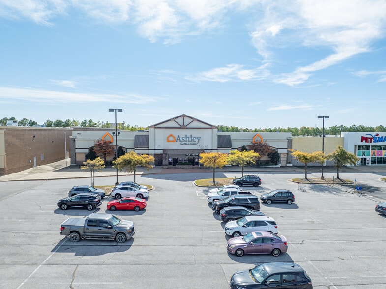 More Photos Of 7951 Winchester Rd, Memphis Storefront For Sale