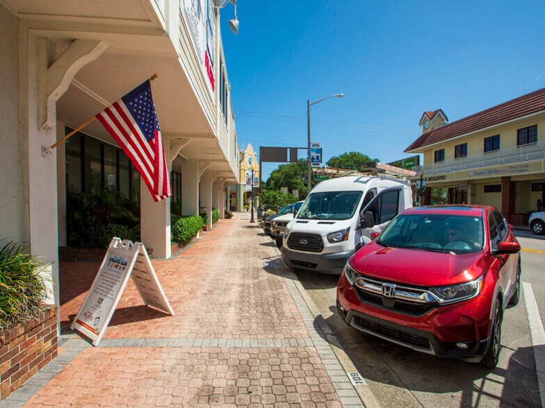 More Photos Of 2045 14th Ave, Vero Beach Office Residential For Sale