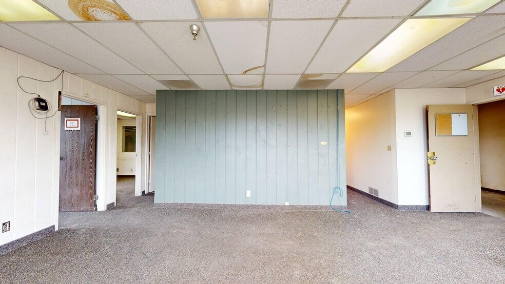 More Photos Of 119 S Washington Ave, Laurel Industrial For Sale