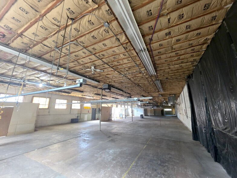 More Photos Of 2030 N Clay St, Denver Flex For Sale