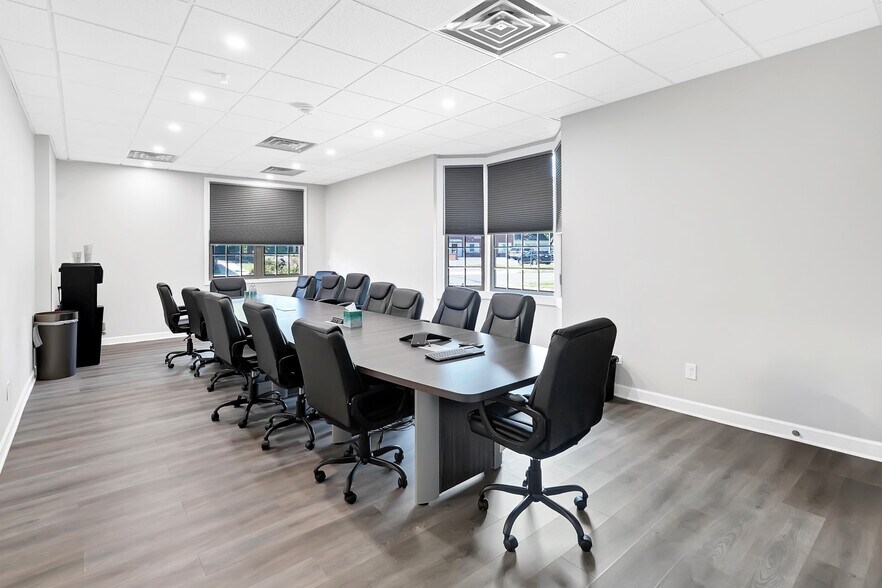 More Photos Of 9 Spring St, Freehold Office For Sale