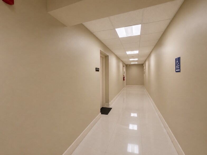 More Photos Of 8476 SW 40th St, Miami Storefront Retail Office For Lease