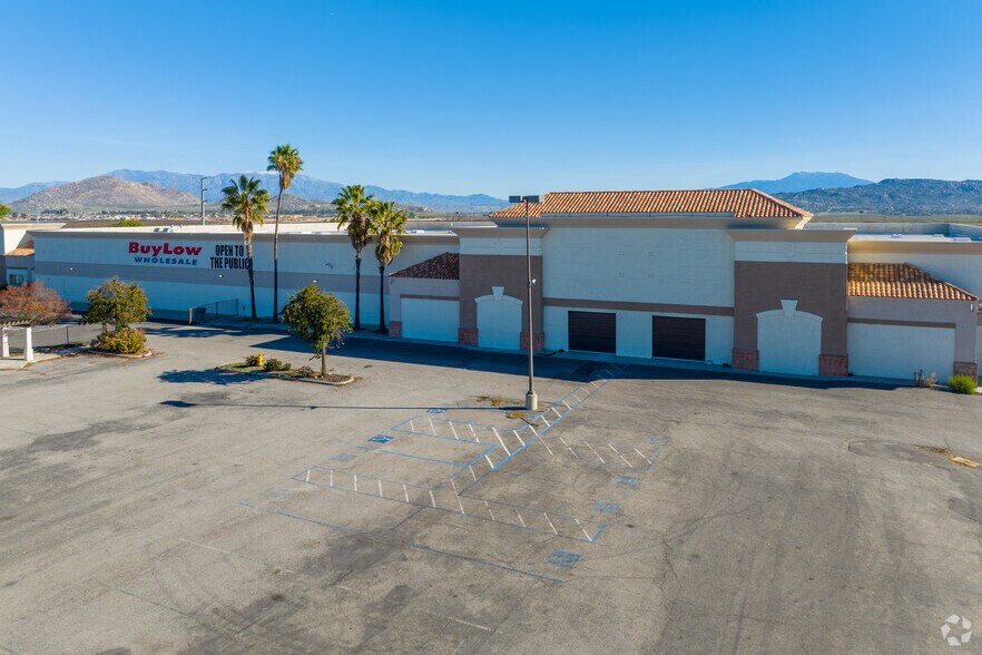 Primary Photo Of 681 E San Jacinto Ave, Perris Freestanding For Lease