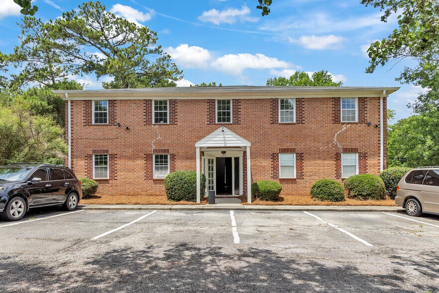 More Photos Of 170 Westwood Dr, Thomson Apartments For Sale