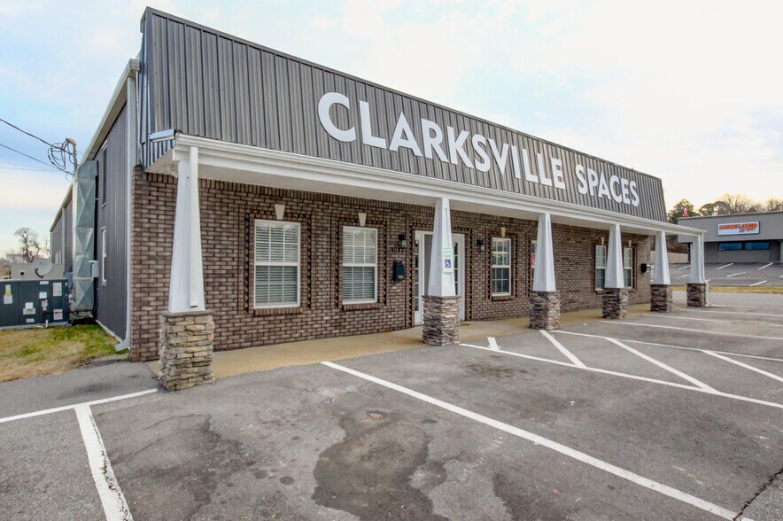 More Photos Of 1017 S Riverside Dr, Clarksville Office For Sale