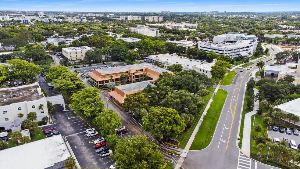 More Photos Of 825-875 Meadows Rd, Boca Raton Medical For Lease