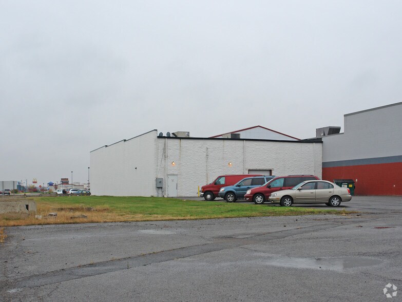 More Photos Of 360 Jay Scutti Blvd, Rochester Freestanding For Sale