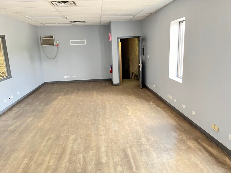 More Photos Of 270 E 167th St, Harvey Warehouse For Lease