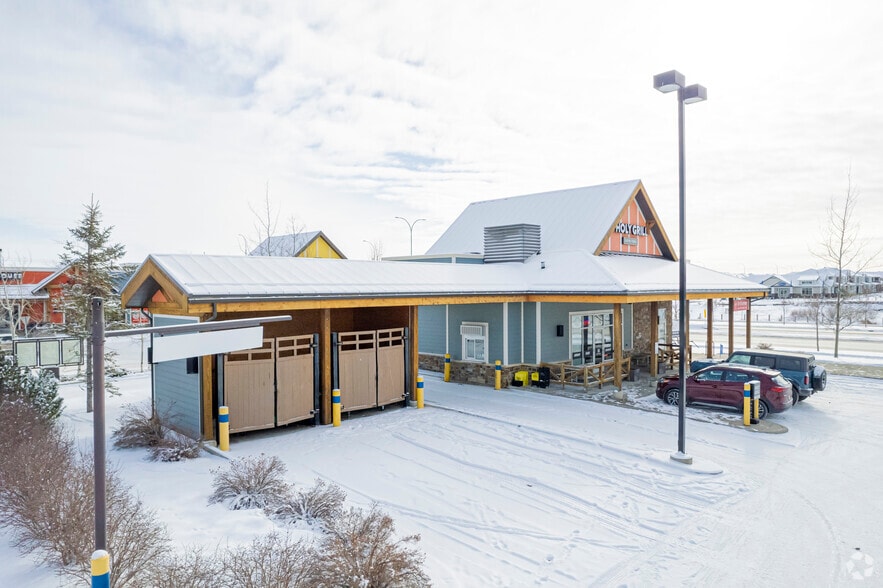 More Photos Of 19369 Sheriff King St SW, Calgary Freestanding For Lease