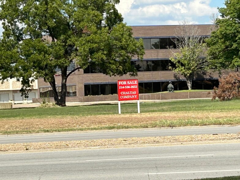 More Photos Of 2345 W Northwest Hwy, Dallas Land For Sale