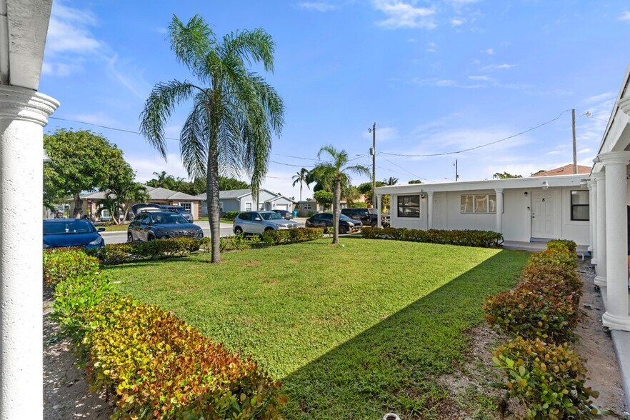 More Photos Of 320 NE 13th Ave, Boynton Beach Apartments For Sale