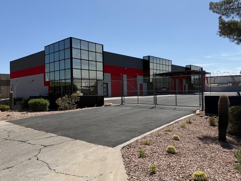 More Photos Of 714 N Monterey St, Gilbert Warehouse For Lease