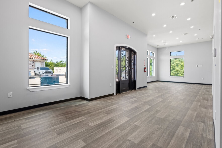 More Photos Of 800 N Plano Rd, Richardson Medical For Lease
