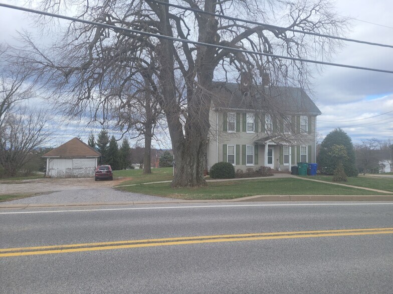 More Photos Of 834 Washington Rd, Westminster Flex For Sale