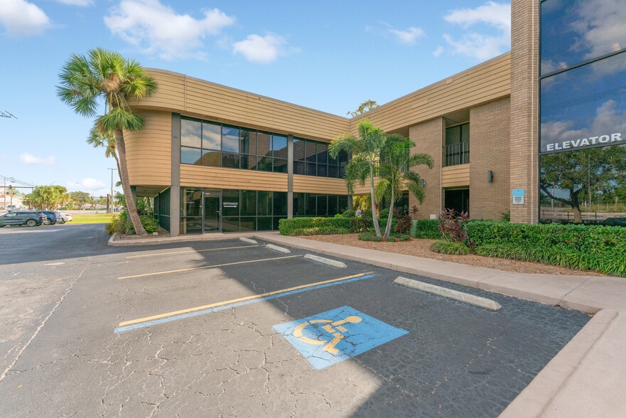 More Photos Of 2750 Stickney Point Rd, Sarasota Medical For Sale