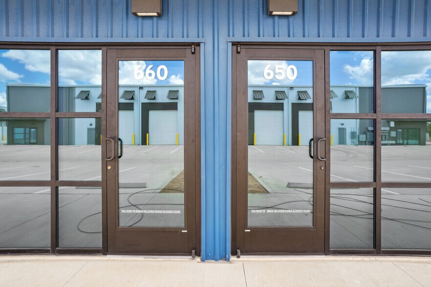 More Photos Of 5601 FM 973, Del Valle Unknown For Lease