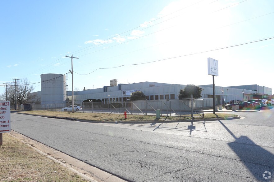 More Photos Of 5400-5400 NW 5th St, Oklahoma City Manufacturing For Lease