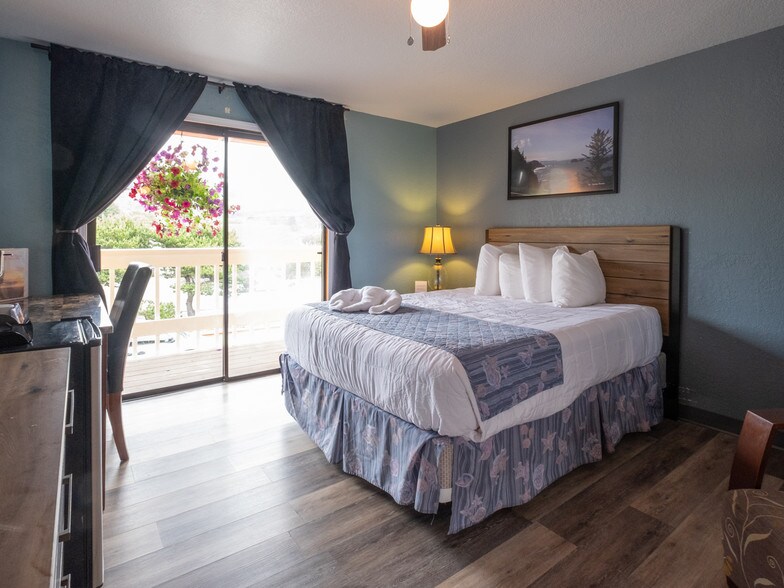 More Photos Of 301 N Miller St, Rockaway Beach Hospitality For Sale