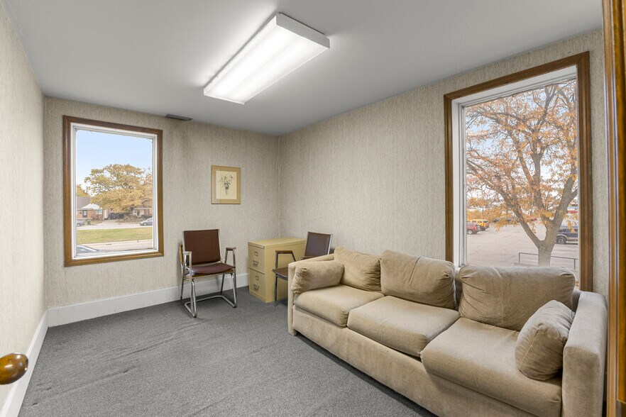 More Photos Of 6336 Fox Ave, Allen Park Office For Sale