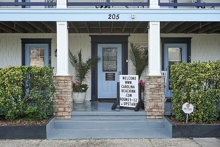 More Photos Of 205 Harper Ave, Carolina Beach Hotel For Sale