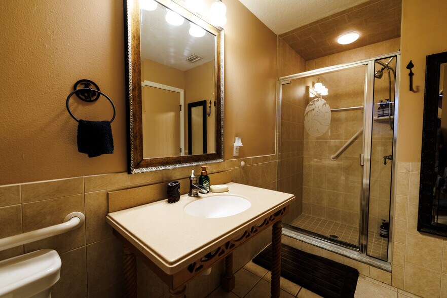 More Photos Of 215 E French Ave, Orange City Hospitality For Sale
