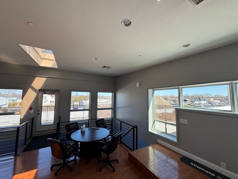 More Photos Of 217 River Ave, Patchogue Warehouse For Lease