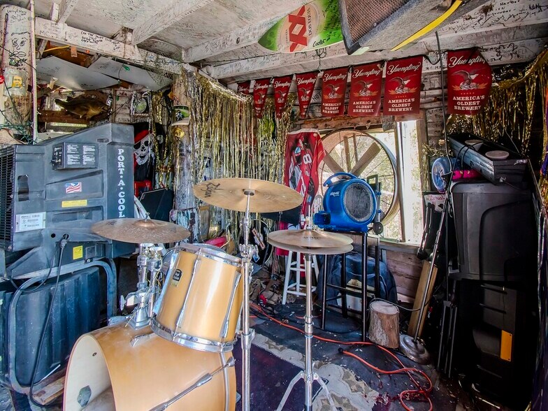 More Photos Of 1761 Beckett Way & US Highway 19, Tarpon Springs Bar For Sale