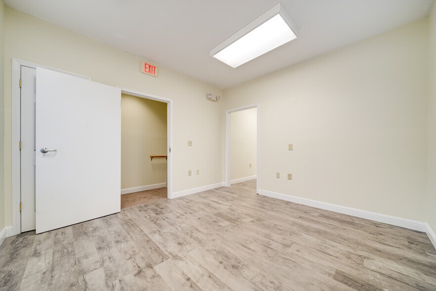 More Photos Of 180 N Belvedere Dr, Gallatin Office Residential For Lease