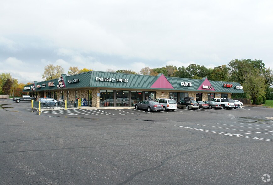 More Photos Of 9410-9448 N 36th Ave, New Hope General Retail For Lease