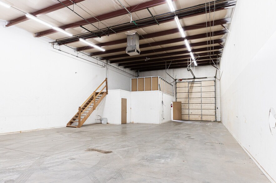 More Photos Of 2001 E 74th Ave, Denver Warehouse For Lease