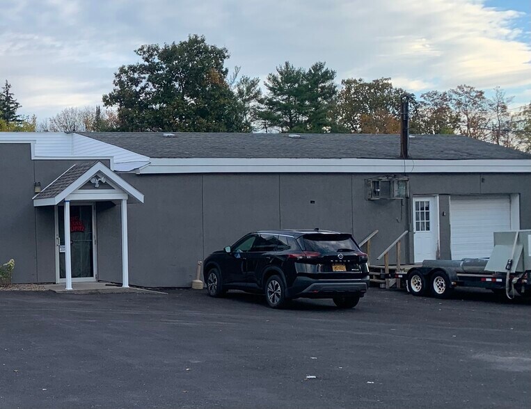 More Photos Of 9670 Brewerton Rd, Brewerton Freestanding For Lease