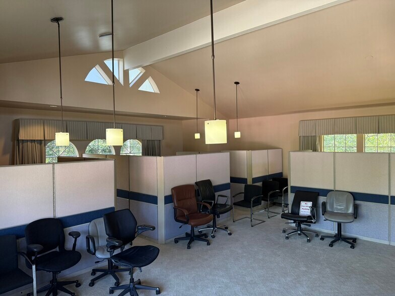 More Photos Of 2997 Woodside Rd, Woodside Office For Lease