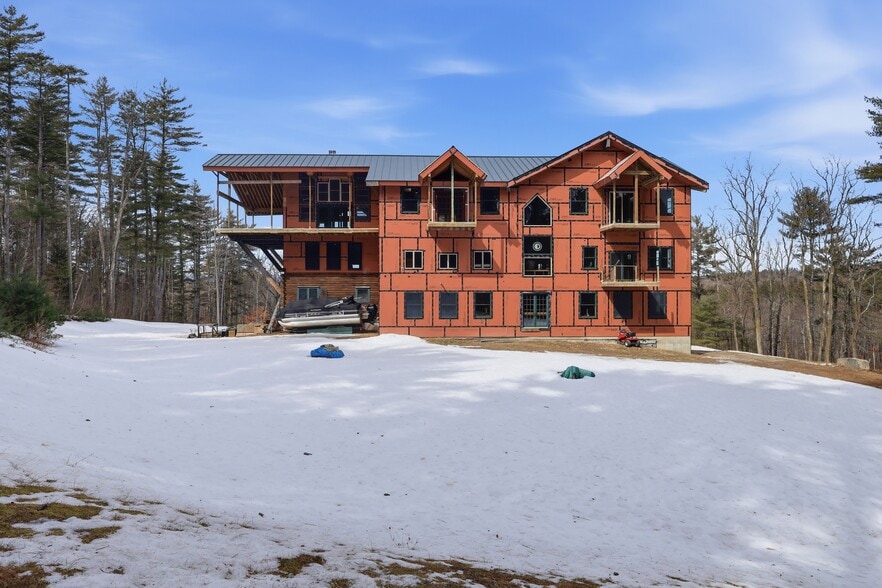 More Photos Of 1420 N High St, Bridgton Apartments For Sale