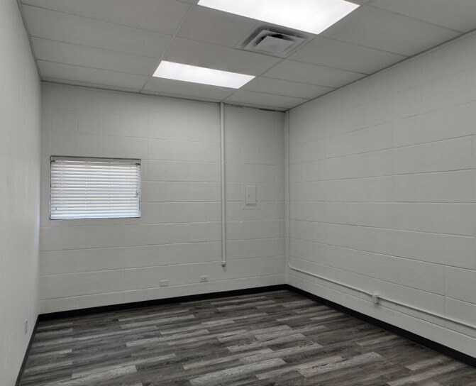 More Photos Of 1003 Paulsun Dr, San Antonio Warehouse For Sale