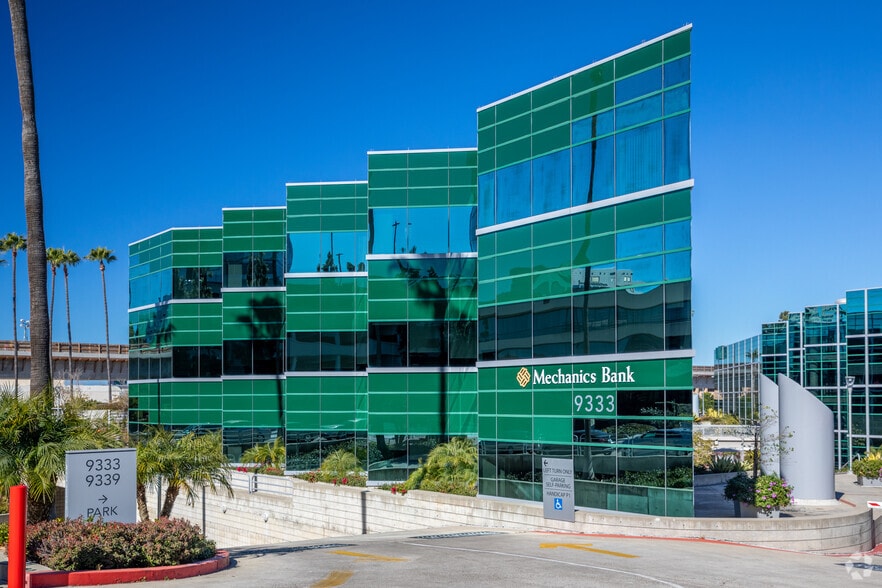 More Photos Of 9333 Genesee Ave, San Diego Unknown For Lease