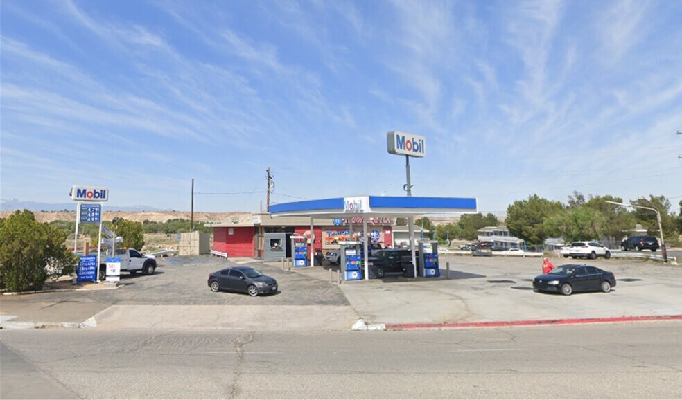 More Photos Of 16850 Stoddard Wells Rd, Victorville Service Station For Sale