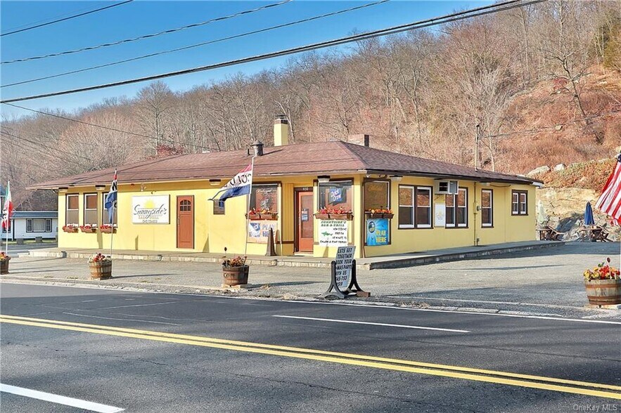 More Photos Of 243-249 Orange Tpke, Sloatsburg Restaurant For Sale