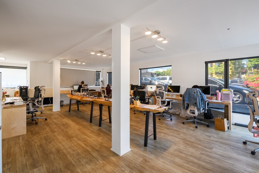 More Photos Of 1501 Main St, Venice Storefront Retail Office For Lease