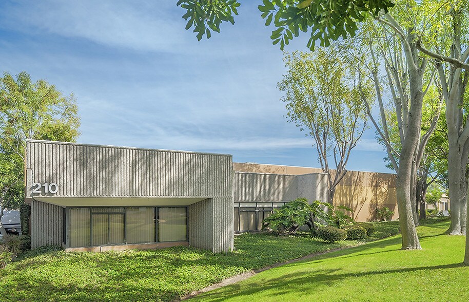 More Photos Of 3176 Pullman St, Costa Mesa Unknown For Lease