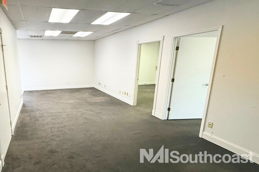 More Photos Of 5031 SE Federal Hwy, Stuart General Retail For Lease