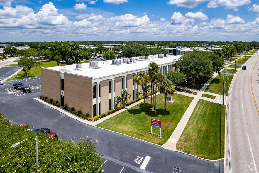 More Photos Of 3101 Maguire Blvd, Orlando Office For Lease